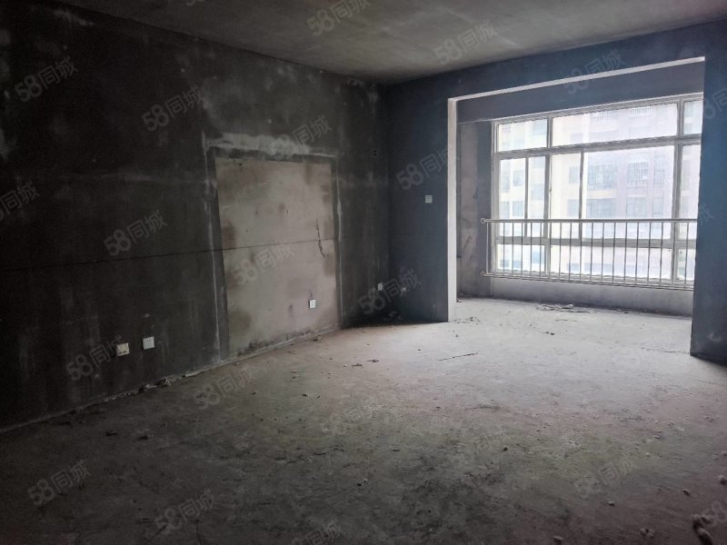 渭河小xue附近中楼层电梯房产权清晰可以按揭价格可议诚心出售
