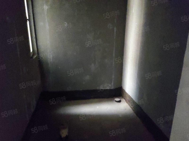 渭河小xue附近中楼层电梯房产权清晰可以按揭价格可议诚心出售