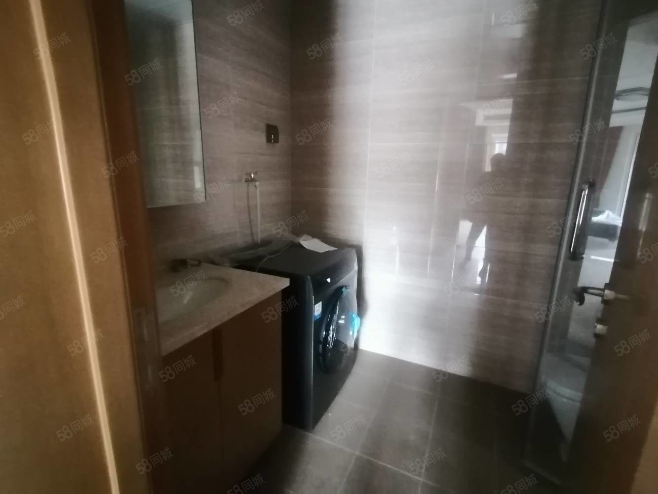 渭南高新区富力城三室精装修电梯房出租,带家具家电拎包住!