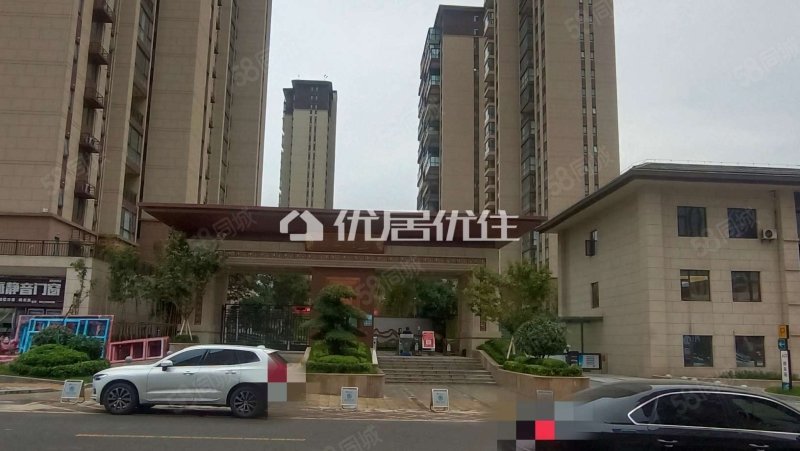 渭南市政核心板块电梯三居室产权清晰可按揭