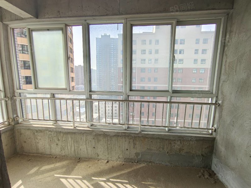民生街电梯中层泰安民生景园可按揭双阳台