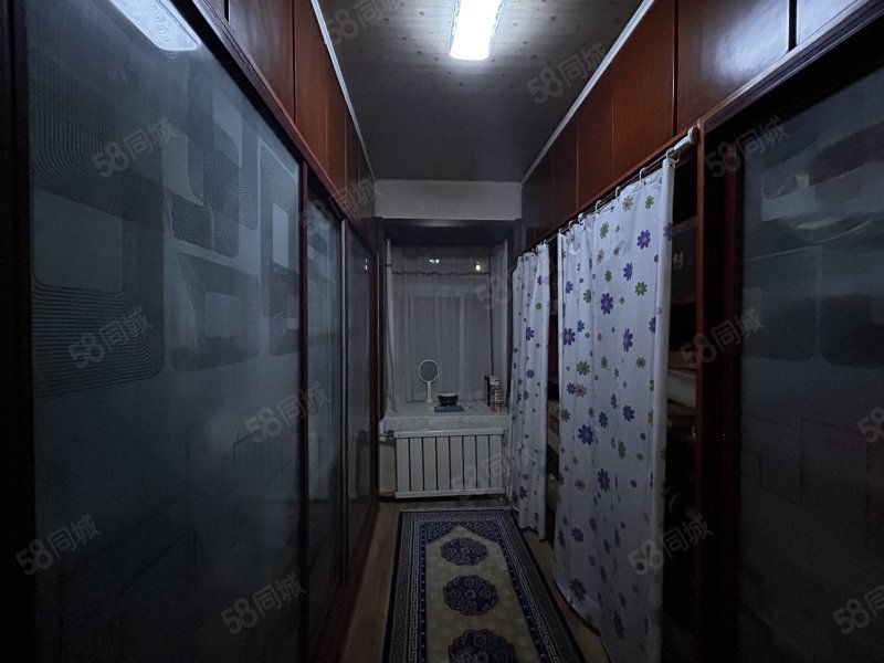 小高层精装三室拎包入住带地下室带车位看房方便