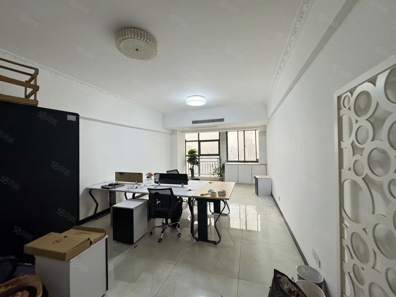 居然之家(豪润风尚国际)A座 精装修一室办公 带地暖空调