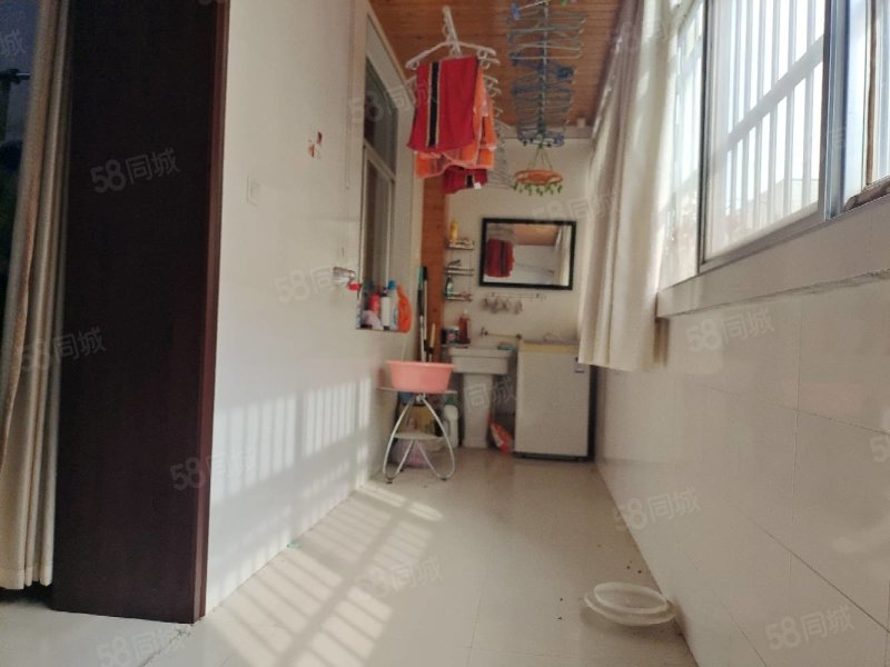 站北路自立中学旁金沣小区三室精装一楼带后院带地下室